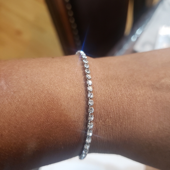 Adjustable Womens Bracelet - Picture 2 of 8